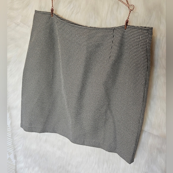 Carroll Reed Classic Houndstooth Mini Skirt - Picture 2 of 6